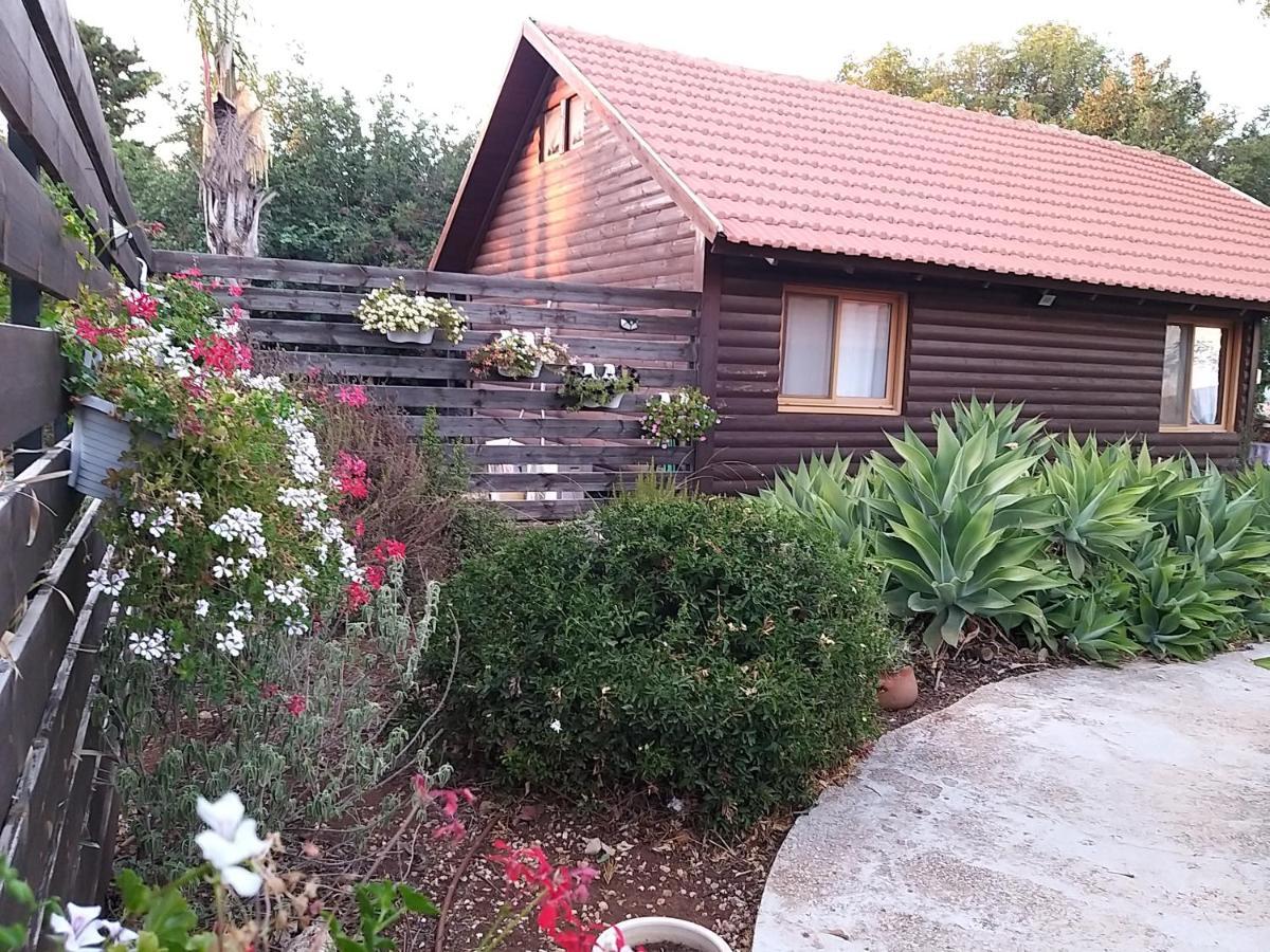 Villa Tal Nof Cabins Manot Exterior foto